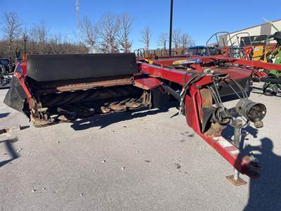 New Holland H7220 Pull-Type Mower Conditioner/Windrower