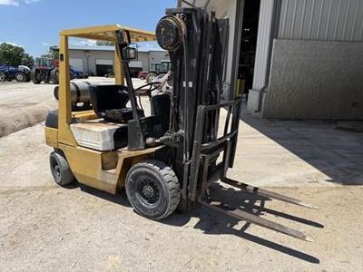 King FG25 Pneumatic Tire Forklift - 5000lb Capacity, 20ft Lift Height