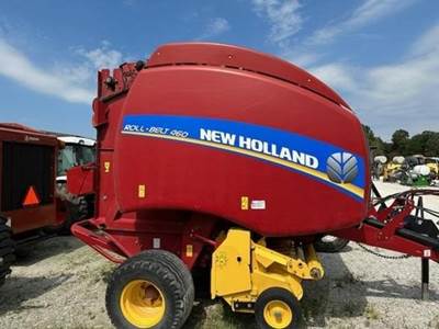 New Holland ROLL-BELT 460 Round Hay Baler