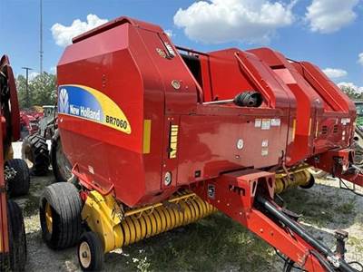 New Holland BR7060 Round Hay Baler