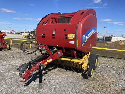 New Holland ROLL-BELT 450 Round Hay Baler