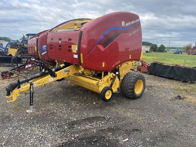 New Holland ROLL-BELT 450 Round Hay Baler