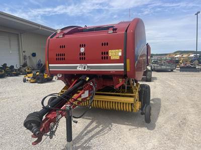 New Holland ROLL-BELT 450 Round Hay Baler