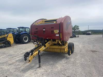 New Holland ROLL-BELT 450 Round Hay Baler
