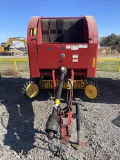 New Holland ROLL-BELT 450 UTILITY Round Hay Baler