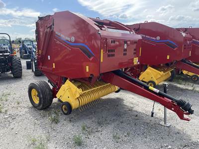 New Holland ROLL-BELT 450 UTILITY PLUS Round Hay Baler