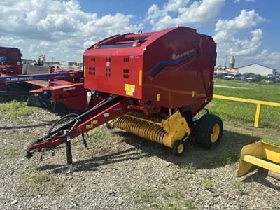 New Holland ROLL-BELT 450 UTILITY PLUS Round Hay Baler