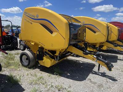 New Holland ROLL-BELT 451 Round Hay Baler