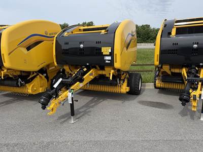 New Holland ROLL-BELT 451 SILAGE Round Hay Baler