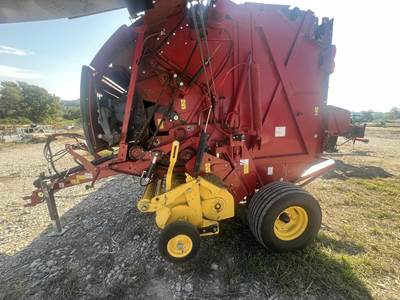 New Holland ROLL-BELT 460 Round Hay Baler