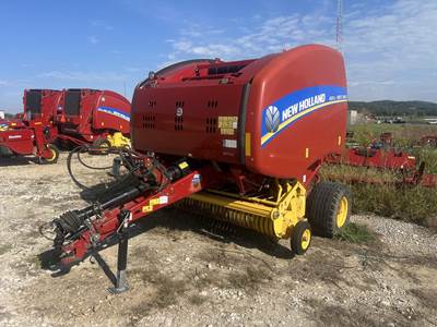 New Holland ROLL-BELT 460 Round Hay Baler