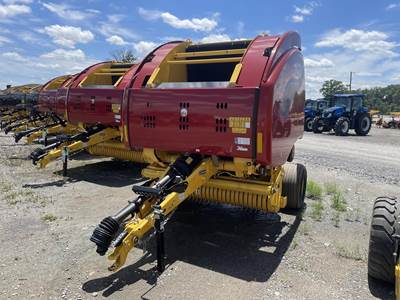 New Holland ROLL-BELT 460 Round Hay Baler