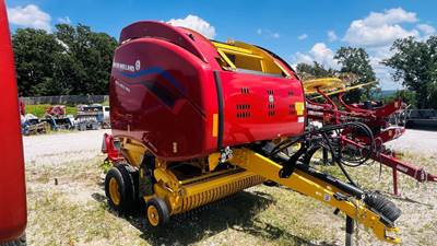 New Holland ROLL-BELT 460 Round Hay Baler