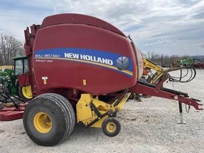 New Holland ROLL-BELT 560 Round Baler