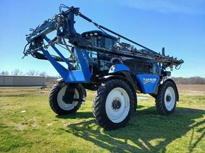 New Holland SP310F Self-Propelled Sprayer