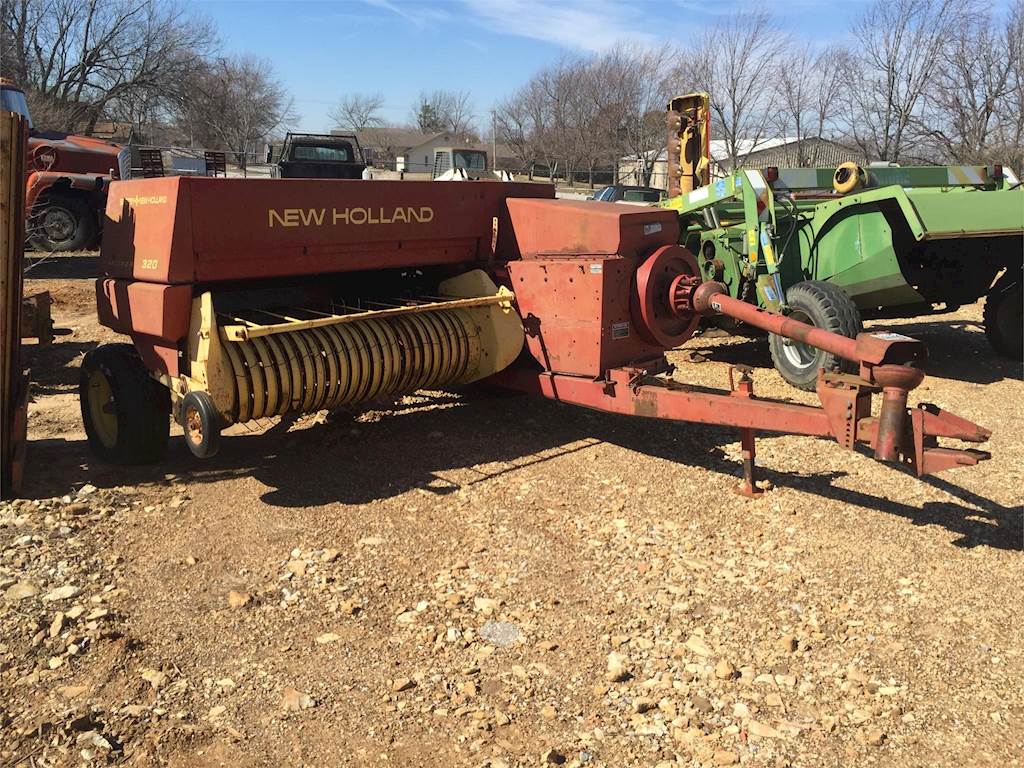 1982 New Holland 320 Square Baler For Sale Fayetteville, AR BA1656