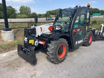 Bobcat TL519 Telehandler - 5000lb Capacity, 19ft Lift Height