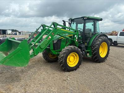 John Deere 5115M Tractor