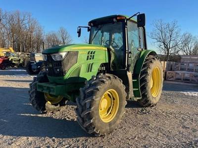 John Deere 6125M Tractor