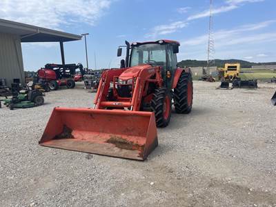 Kubota M5-111D Tractor