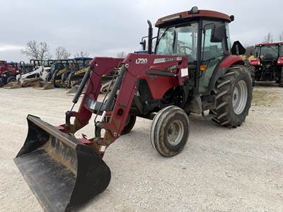 Case IH FARMALL 80 Tractor