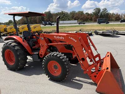 Kubota M6060HD Tractor