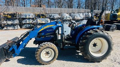 New Holland BOOMER 50 Tractor