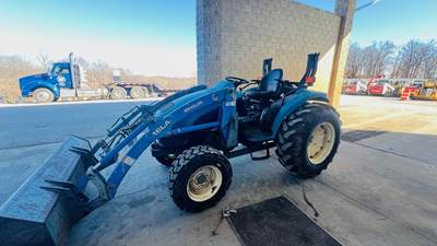 New Holland TC40D Tractor