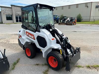 Bobcat L28 Wheel Loader