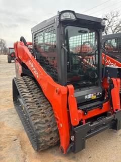 Kubota SVL973HFCC Hay Tedder