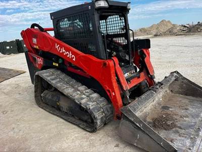 Kubota SVL973HFCC Hay Tedder