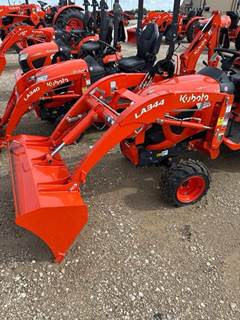 Kubota LA344 Loader
