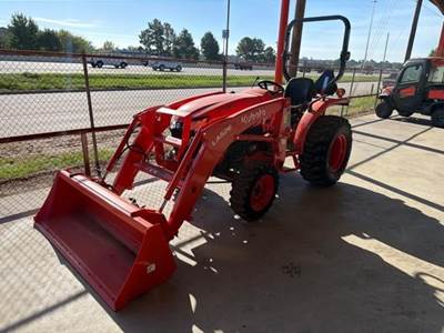 Kubota LA526 Loader