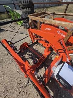 Kubota LA526 Loader