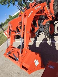 Kubota LA526 Loader
