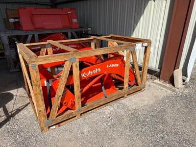 Kubota LA526 Loader