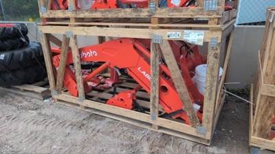 Kubota LA806 Loader