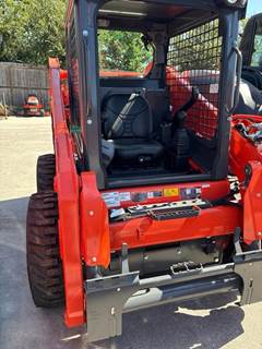 Kubota SSV65 Skid Steer