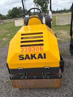 Sakai CR271 Smooth Drum Roller Compactor