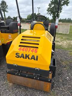 Sakai CR271 Smooth Drum Roller Compactor