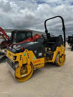 Sakai SW354 Smooth Drum Roller Compactor