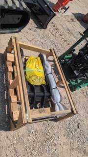 Kubota K7405A Thumb