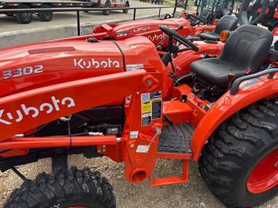 Kubota L3302DT Tractor