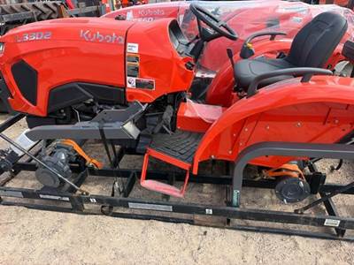 Kubota L3302HST Tractor
