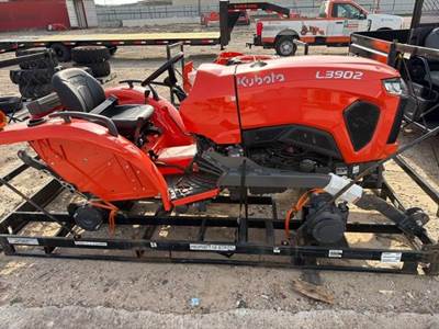 Kubota L3902DT Tractor