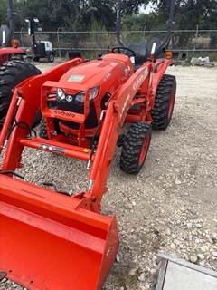 Kubota L3902HST Tractor