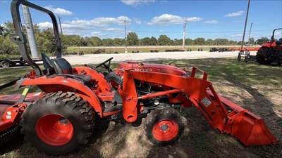 Kubota L3902HST Tractor