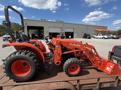 Kubota L3902HST Tractor