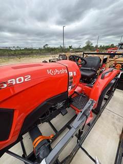 Kubota L3902HST Tractor
