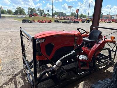 Kubota L3902HST1 Tractor
